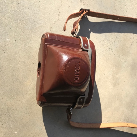 Brown leather vintage Braun camera bag - Picture 3 of 3